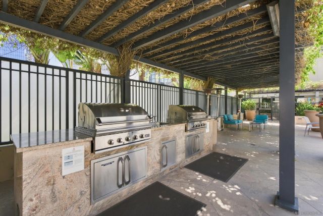 1159 Pacific Hwy 106, San Diego, CA 92101