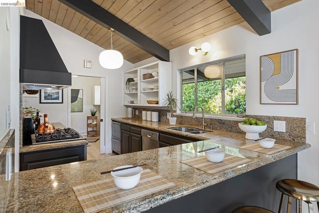 81 Elysian Fields DR, Oakland, CA 94605