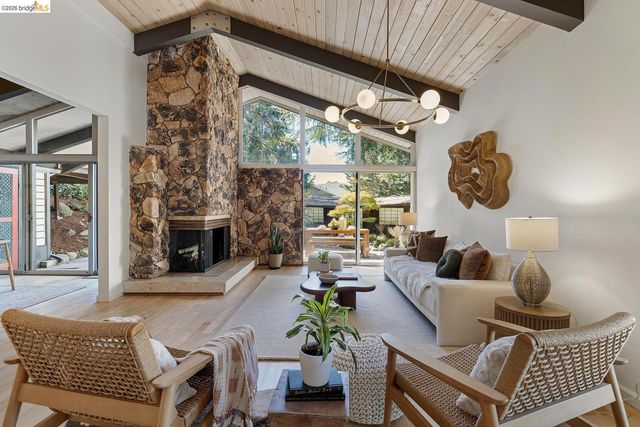 81 Elysian Fields DR, Oakland, CA 94605