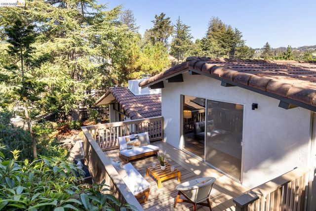 81 Elysian Fields DR, Oakland, CA 94605