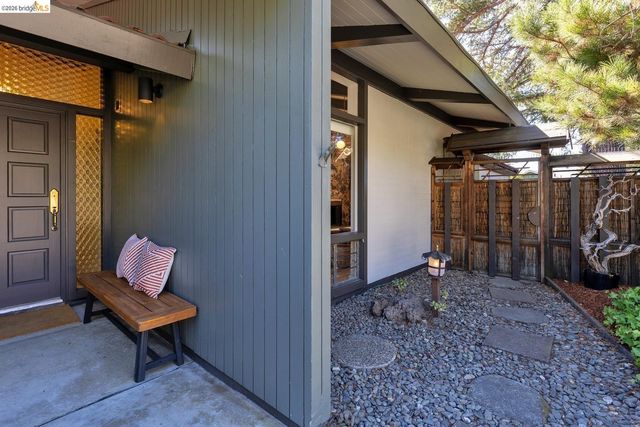 81 Elysian Fields DR, Oakland, CA 94605