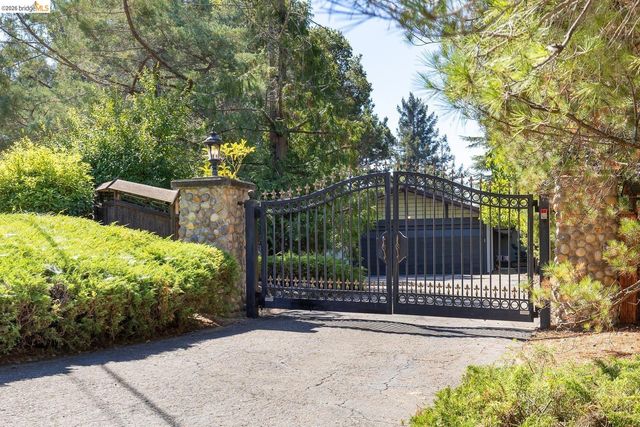81 Elysian Fields DR, Oakland, CA 94605