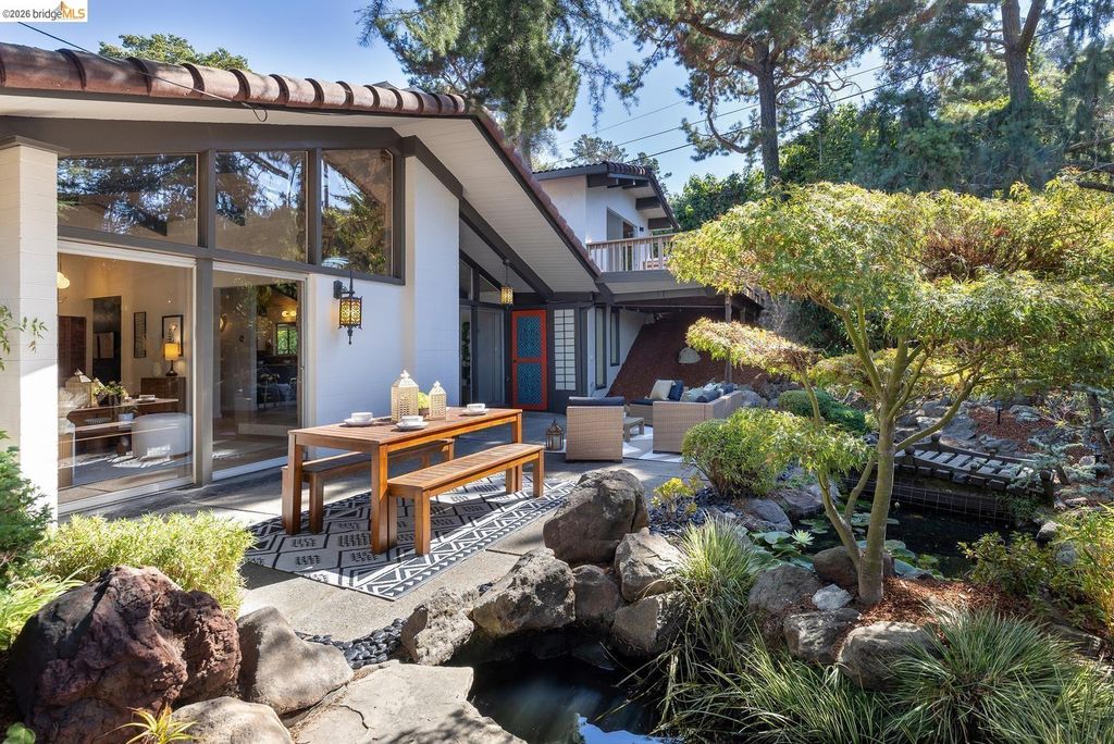 81 Elysian Fields DR, Oakland, CA 94605