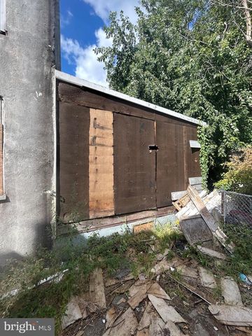 2704 W 4TH ST, Chester, PA 19013