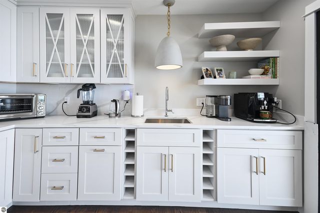 5568 Lakeview Drive, Interlochen, MI 49643