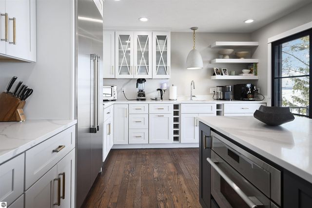 5568 Lakeview Drive, Interlochen, MI 49643