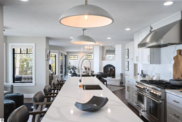 5568 Lakeview Drive, Interlochen, MI 49643