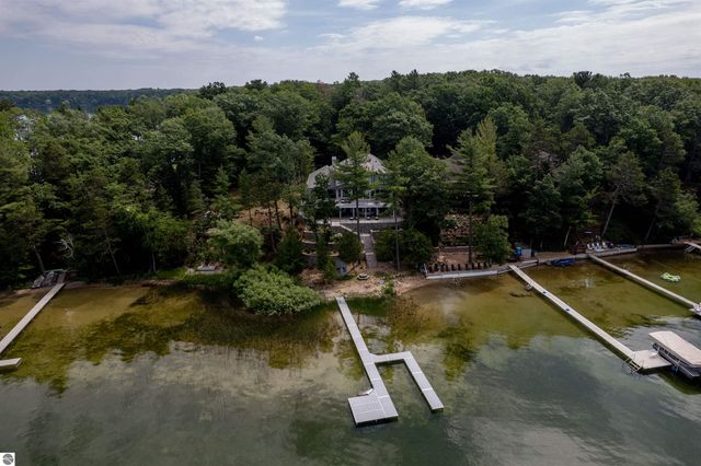 5568 Lakeview Drive, Interlochen, MI 49643