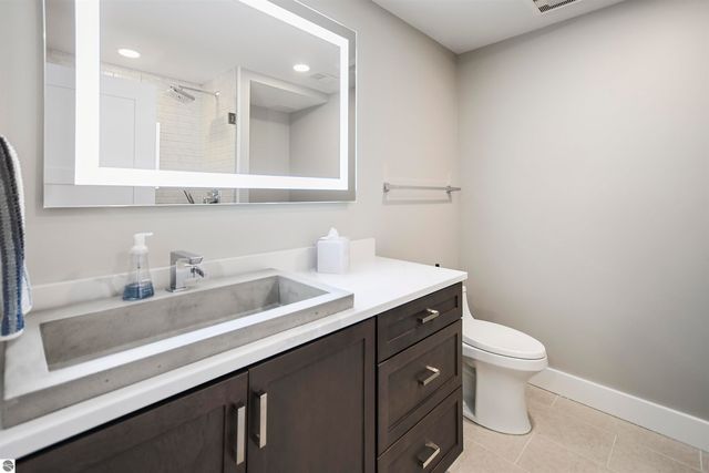 5568 Lakeview Drive, Interlochen, MI 49643