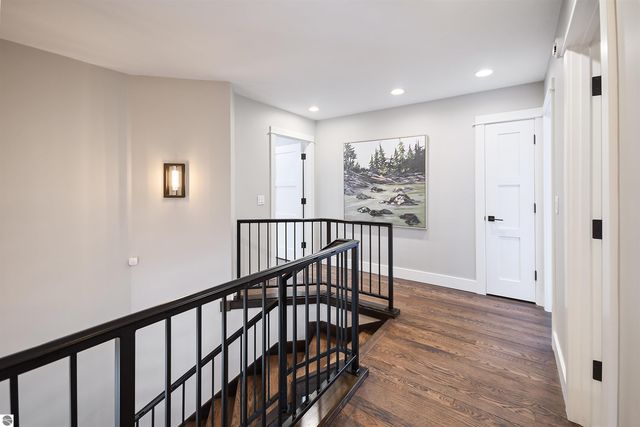 5568 Lakeview Drive, Interlochen, MI 49643