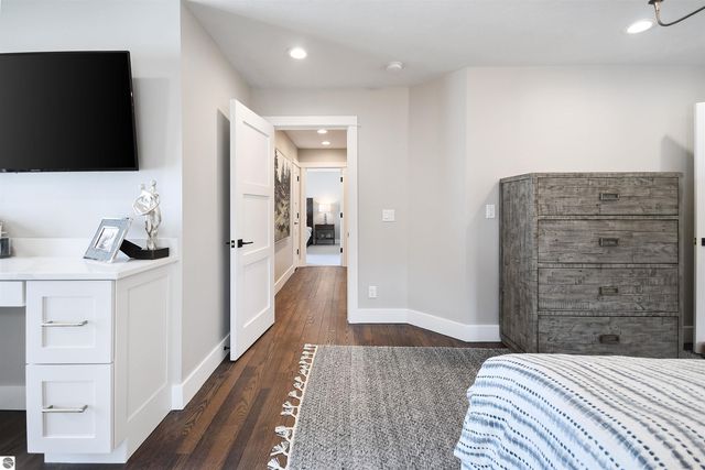 5568 Lakeview Drive, Interlochen, MI 49643