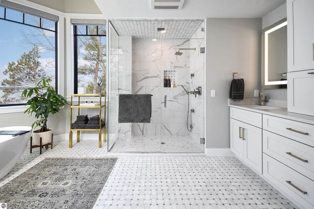 5568 Lakeview Drive, Interlochen, MI 49643