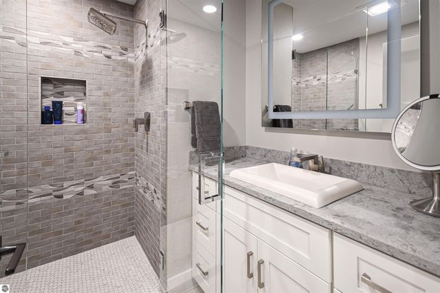 5568 Lakeview Drive, Interlochen, MI 49643