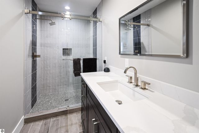 5568 Lakeview Drive, Interlochen, MI 49643