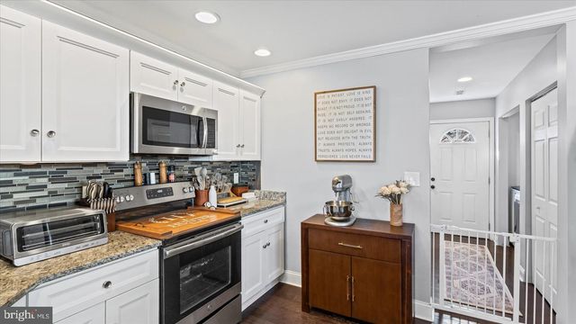 18 BLISTER ST, Middle River, MD 21220