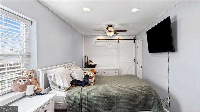 18 BLISTER ST, Middle River, MD 21220