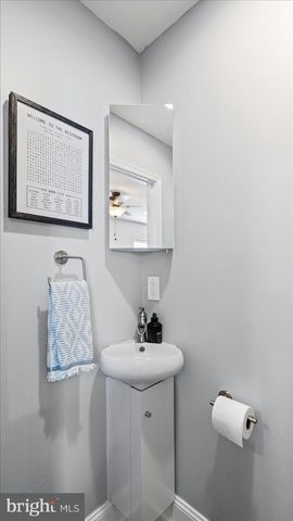 18 BLISTER ST, Middle River, MD 21220