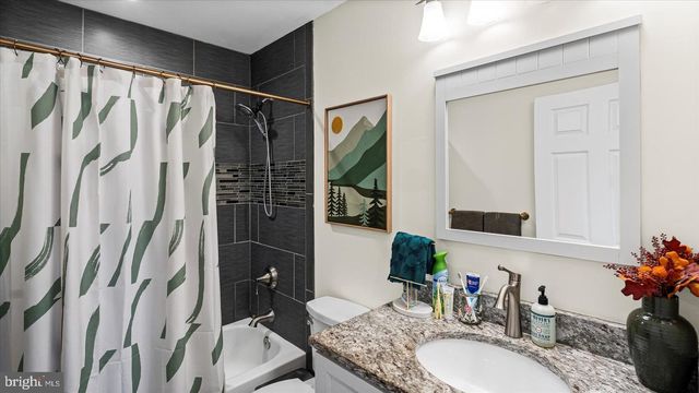 18 BLISTER ST, Middle River, MD 21220