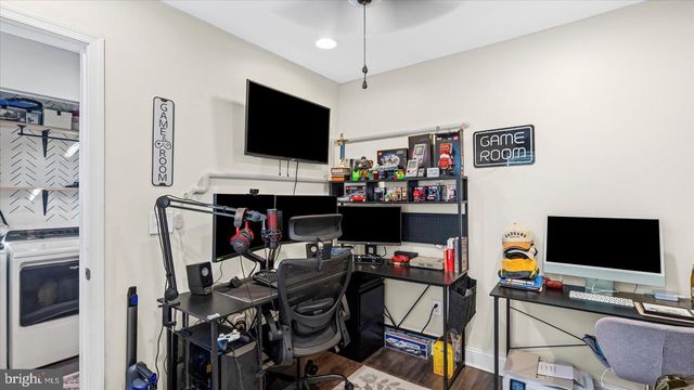 18 BLISTER ST, Middle River, MD 21220