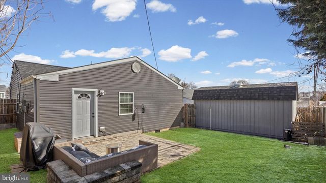 18 BLISTER ST, Middle River, MD 21220