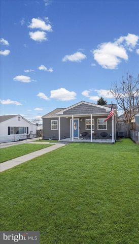 18 BLISTER ST, Middle River, MD 21220