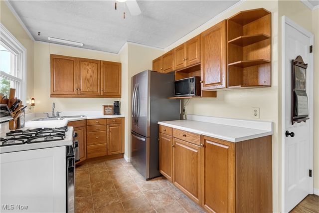 944 Jones Drive, Salem, OH 44460