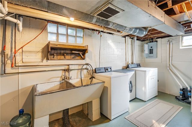 944 Jones Drive, Salem, OH 44460