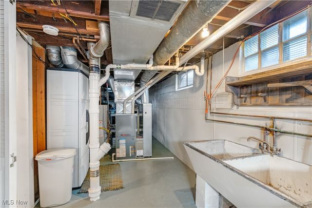 944 Jones Drive, Salem, OH 44460