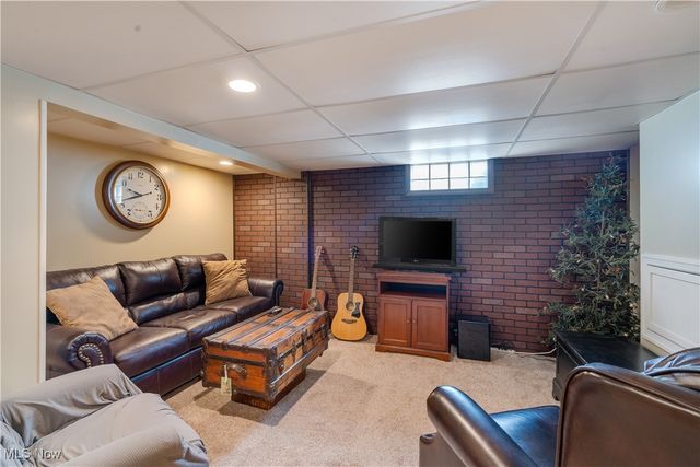 944 Jones Drive, Salem, OH 44460