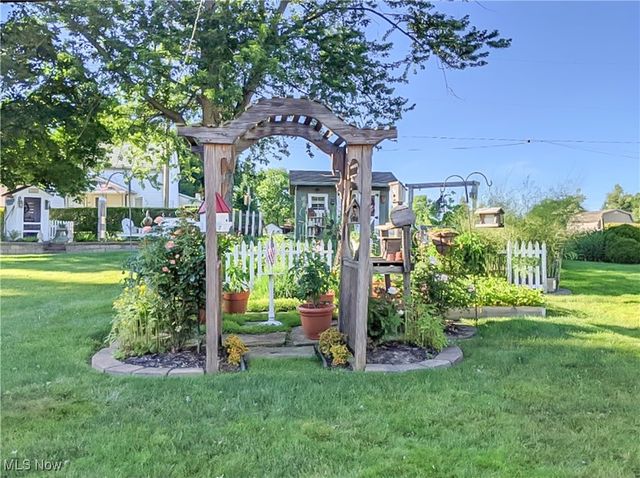 944 Jones Drive, Salem, OH 44460