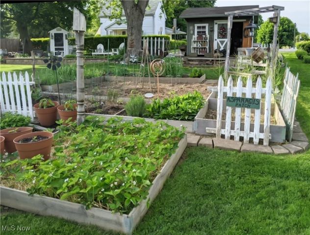 944 Jones Drive, Salem, OH 44460