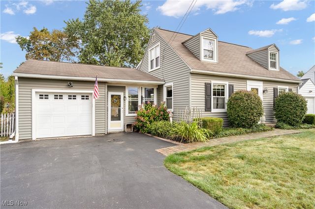 944 Jones Drive, Salem, OH 44460