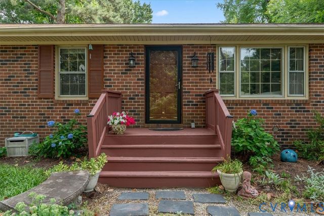 12203 McKenna Cir, Midlothian, VA 23112