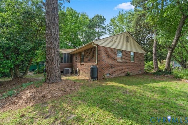 12203 McKenna Cir, Midlothian, VA 23112
