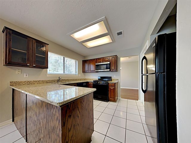 158 E Pathfinders Circle, The Woodlands, TX 77381