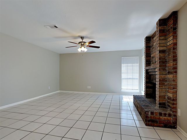 158 E Pathfinders Circle, The Woodlands, TX 77381