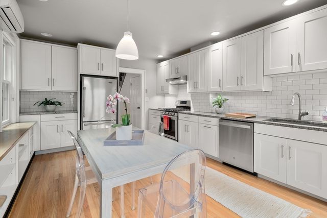 54 Sacramento 2, Cambridge, MA 02138