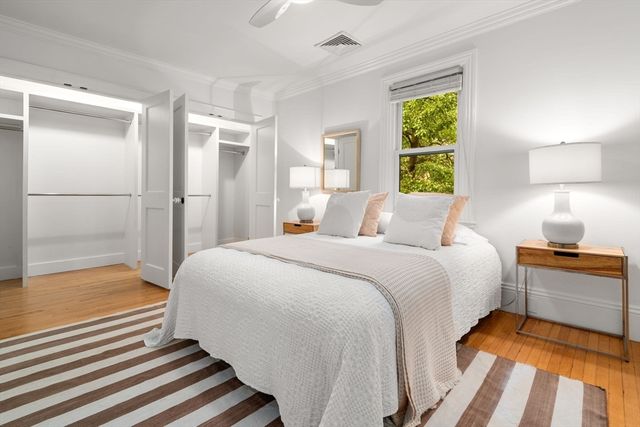 54 Sacramento 2, Cambridge, MA 02138