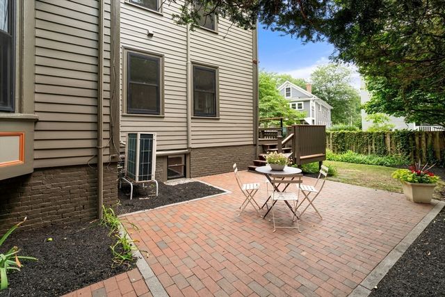 54 Sacramento 2, Cambridge, MA 02138