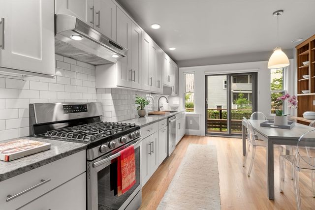 54 Sacramento 2, Cambridge, MA 02138