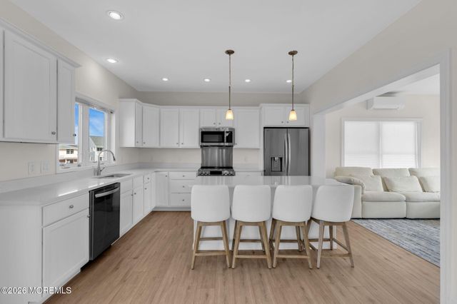 42 Carlyle Drive, Bayville, NJ 08721