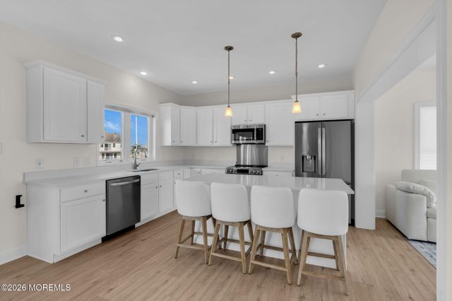 42 Carlyle Drive, Bayville, NJ 08721