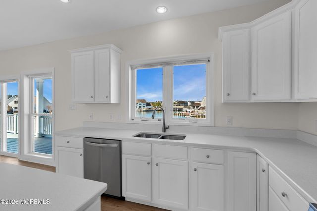 42 Carlyle Drive, Bayville, NJ 08721