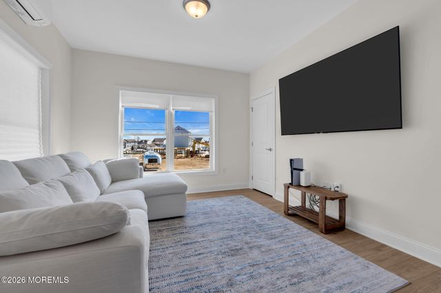 42 Carlyle Drive, Bayville, NJ 08721