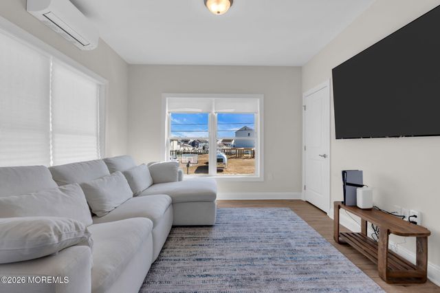 42 Carlyle Drive, Bayville, NJ 08721