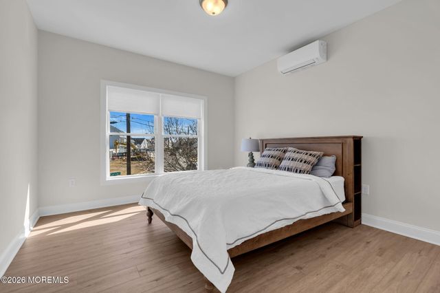 42 Carlyle Drive, Bayville, NJ 08721