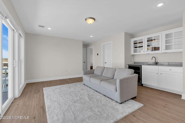 42 Carlyle Drive, Bayville, NJ 08721