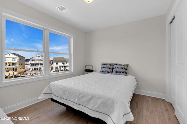 42 Carlyle Drive, Bayville, NJ 08721