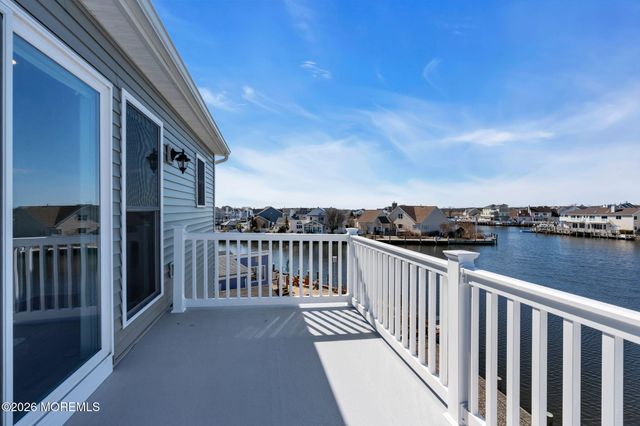 42 Carlyle Drive, Bayville, NJ 08721