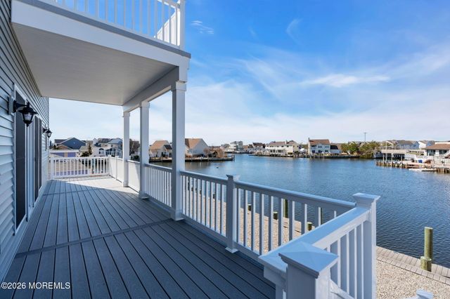 42 Carlyle Drive, Bayville, NJ 08721